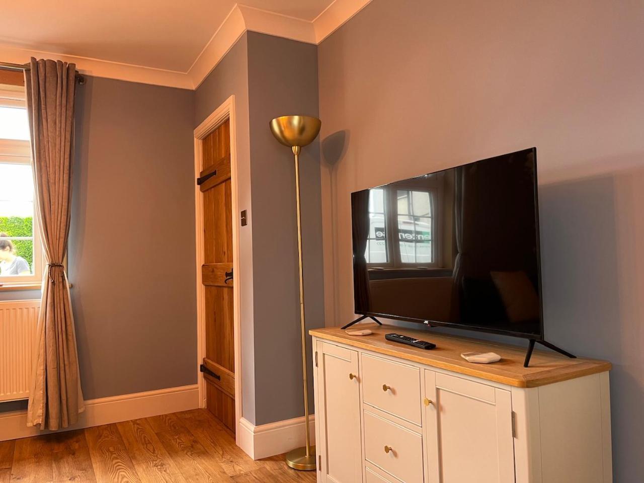 One Jubilee Cottages Shugborough Eksteriør bilde