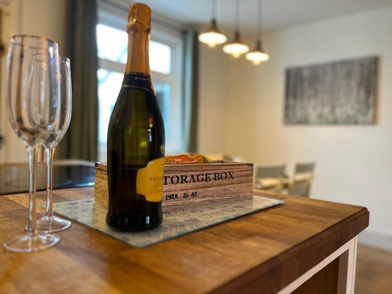 One Jubilee Cottages Shugborough Eksteriør bilde